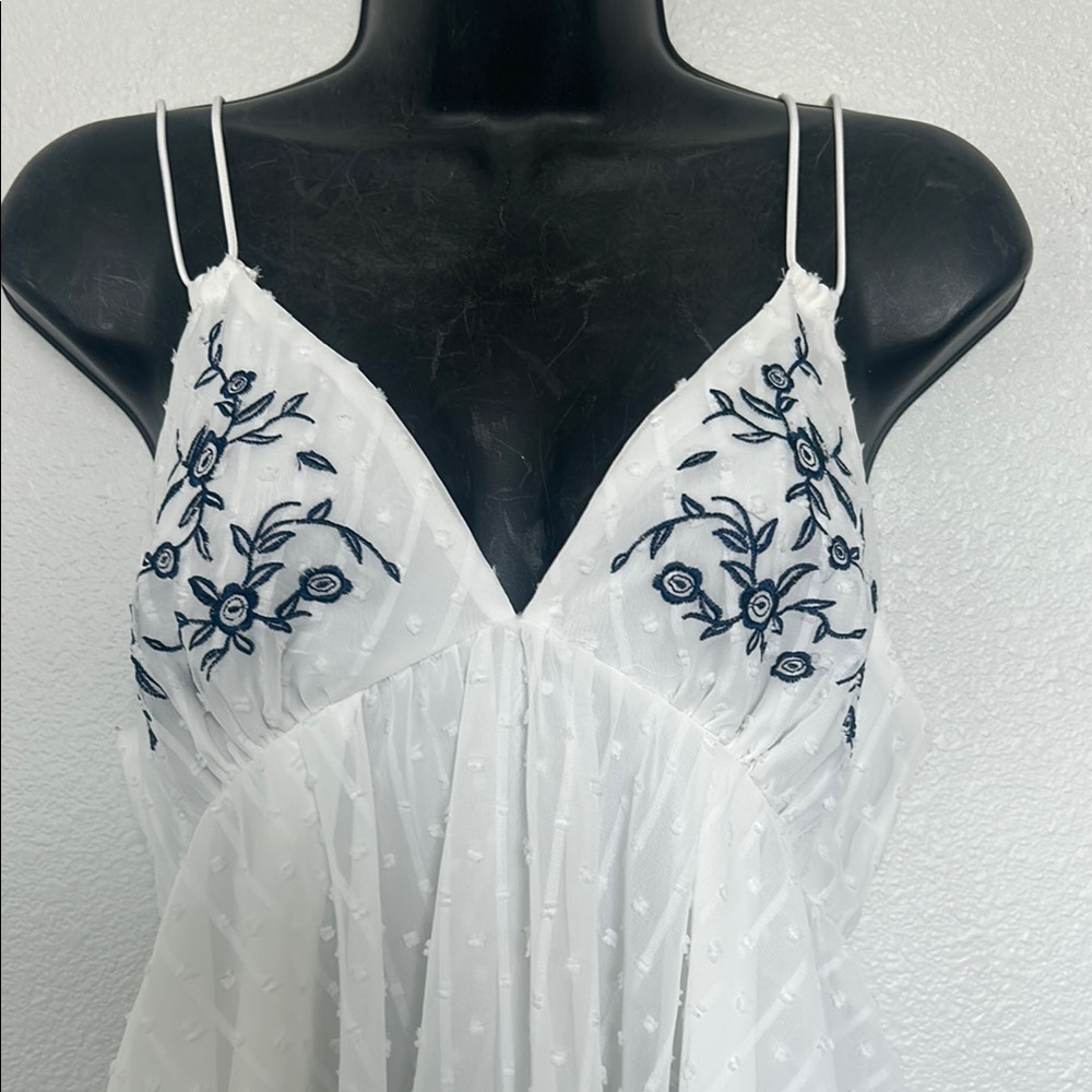 SHEIN White and Black Embroidered Spaghetti Strap Top M/M